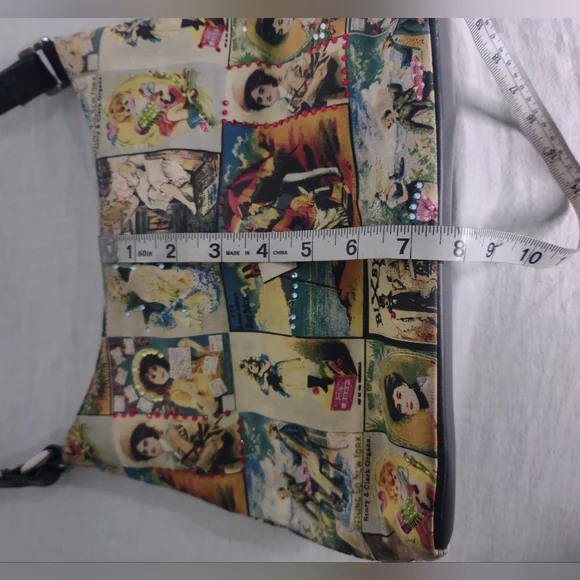 Vintage Print Shoulder Bag - Picture 4 of 8